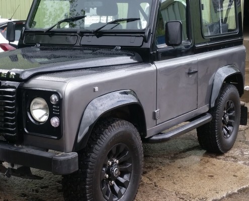 Sawtooth Alloy Wheels Fitted to Land Rover Left Side