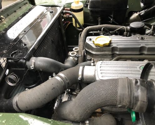under the bonnet of a land rover discovery 200tdi